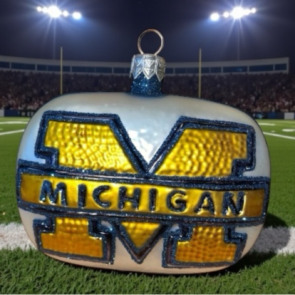 Michigan wolverine’s Christmas ornament, vintage, Slavic Poland, sparkly mica